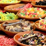 Recursos decorativos para una Candy Bar de comunión