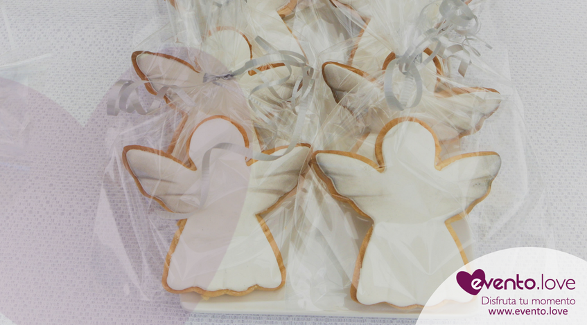 triple celebración en el jardín galletas personalizadas temáticas angelitos angel bautizo comunión blanco